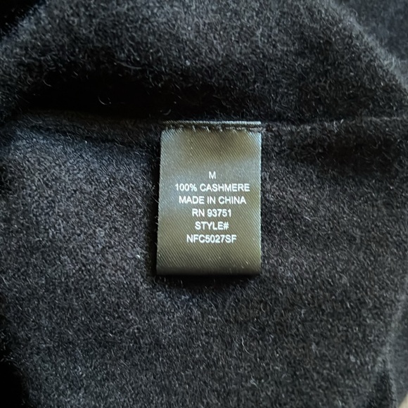 Lusso 100% cashmere dress - Picture 5 of 7